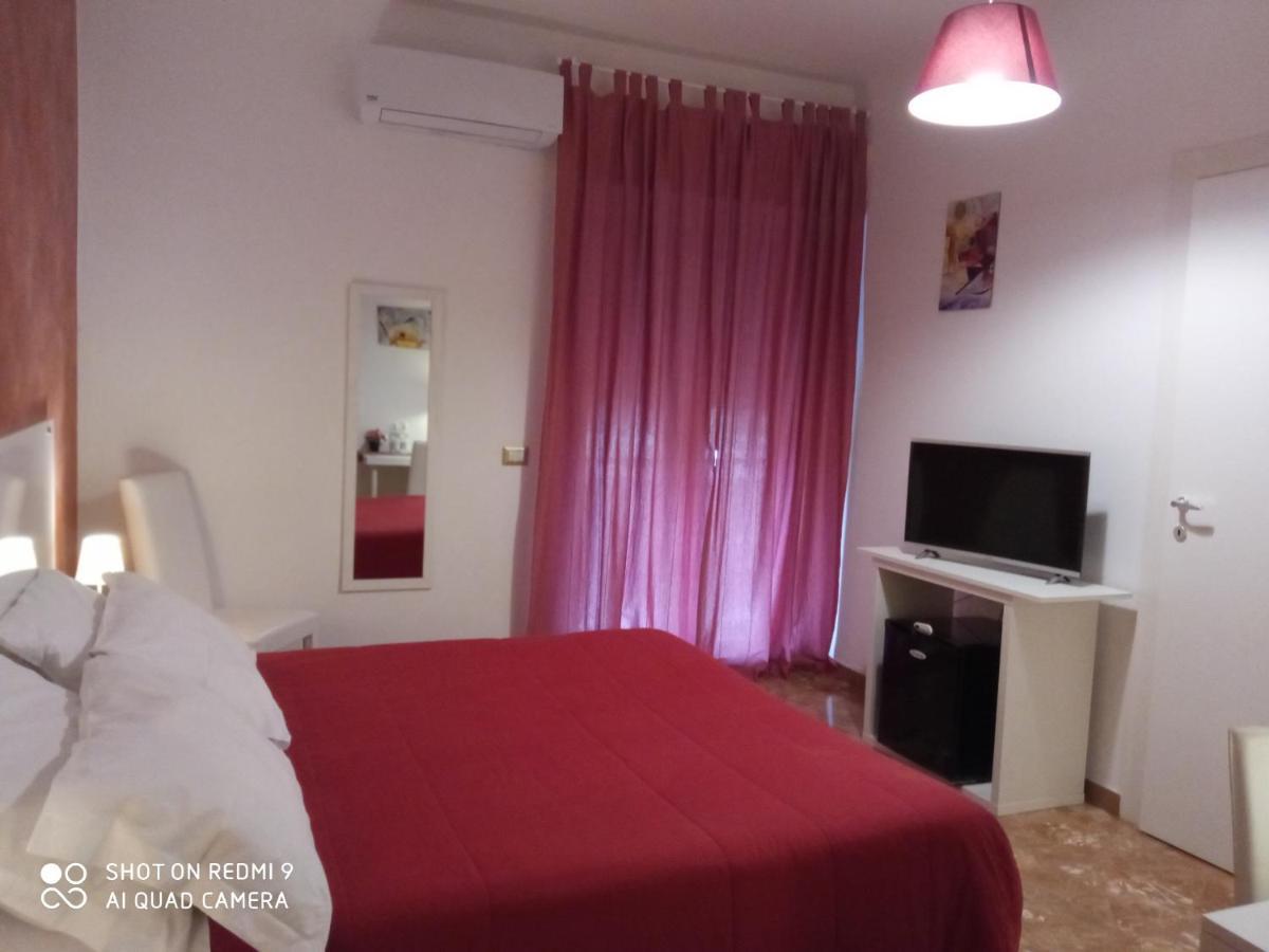 Bed & Breakfast Fontanarossa Airport -Private Parking- คาตาเนีย ภายนอก รูปภาพ