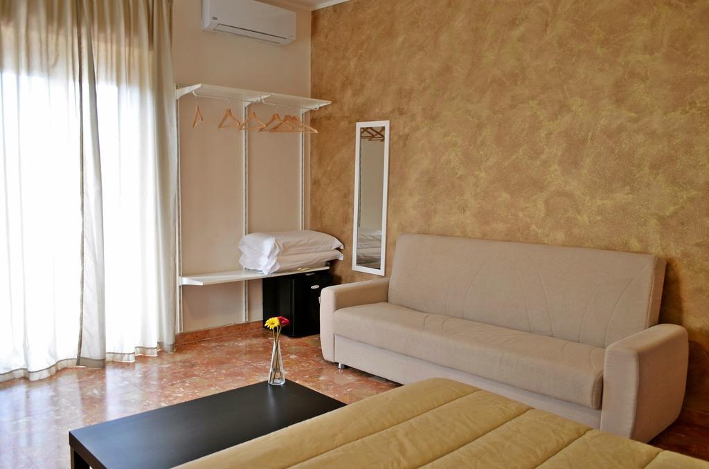 Bed & Breakfast Fontanarossa Airport -Private Parking- คาตาเนีย ภายนอก รูปภาพ
