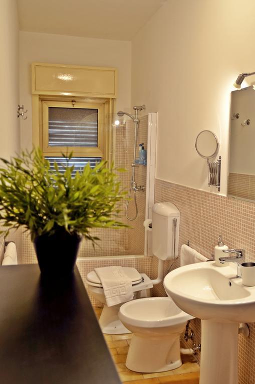 Bed & Breakfast Fontanarossa Airport -Private Parking- คาตาเนีย ภายนอก รูปภาพ
