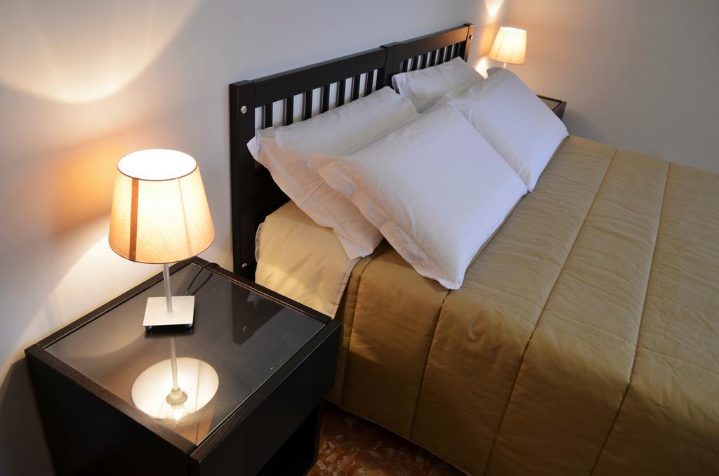 Bed & Breakfast Fontanarossa Airport -Private Parking- คาตาเนีย ภายนอก รูปภาพ