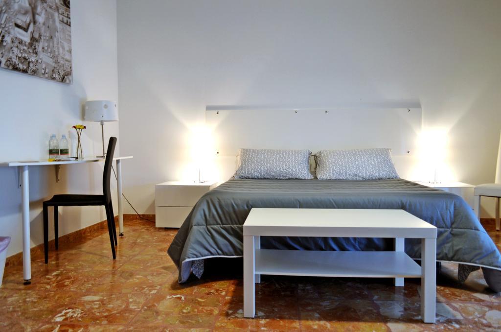 Bed & Breakfast Fontanarossa Airport -Private Parking- คาตาเนีย ภายนอก รูปภาพ
