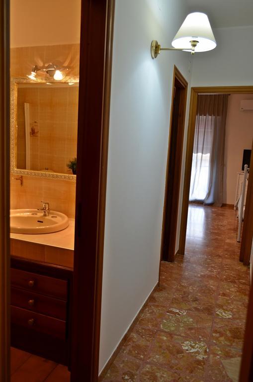 Bed & Breakfast Fontanarossa Airport -Private Parking- คาตาเนีย ภายนอก รูปภาพ