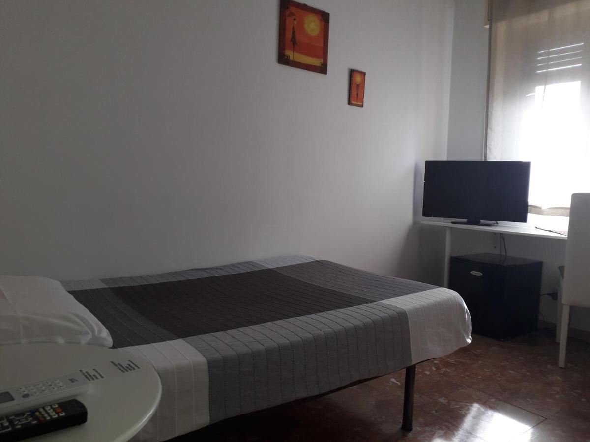 Bed & Breakfast Fontanarossa Airport -Private Parking- คาตาเนีย ภายนอก รูปภาพ